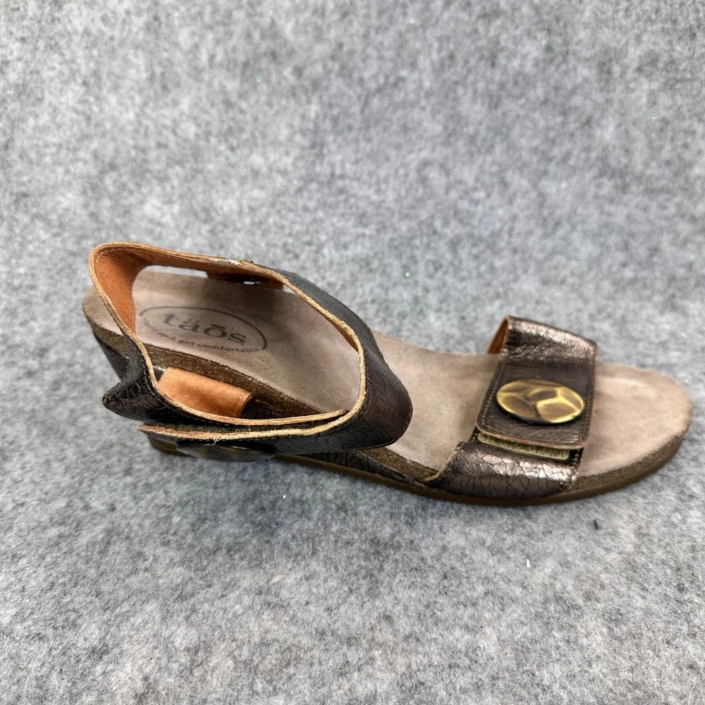 Taos Carousel Wedge Sandals Womens 39 Bronze Metallic Leather Comfort Slingback
